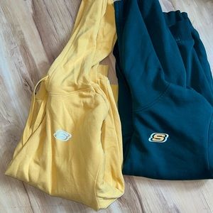Set of two sketchers sweaters